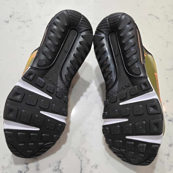 Nike Air Max 2090 Women's SZ.6 "Olive Flak" DC1875-300 Running Sneakers New - Picture 6 of 15